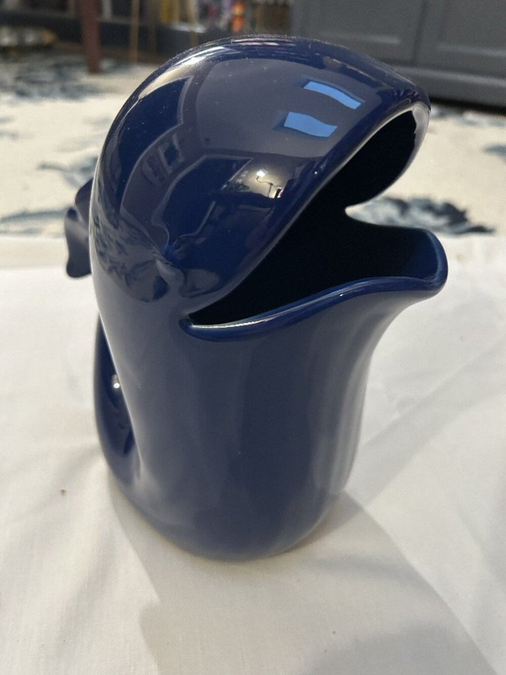 🐋 Blue Whale Gluggle Jug-Style Pitcher — Like New